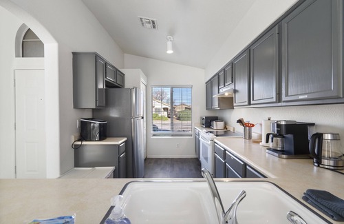 Sierra Verde at Arrowhead Ranch House | Charming Arrowhead House - 15 min to Stadium