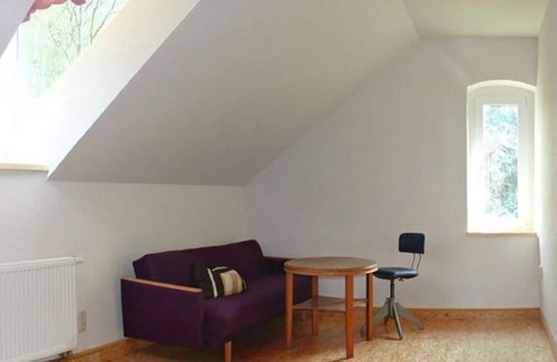 Grossschirma Villa | Charming attic apartment in a villa with park in Großschirma