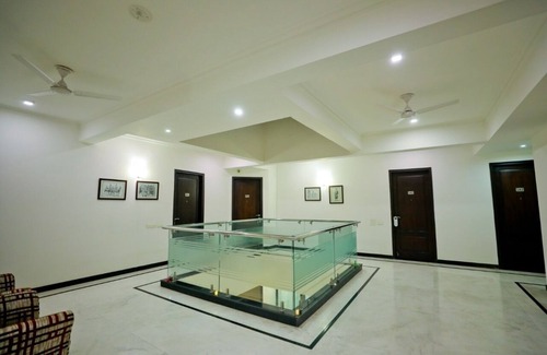 Basai House | Charming B&B with WiFi and AC in Wise Villa Agra 2