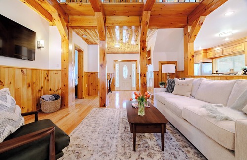 Williamstown House | Charming Berkshires Retreat – Minutes to Williamstown