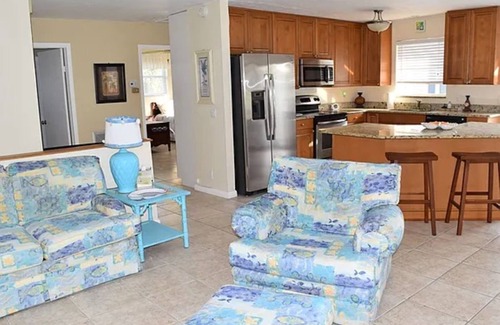 Mid Island House | Charming big home in fabulous Ft Myers Beach and a very short walk to the beach.