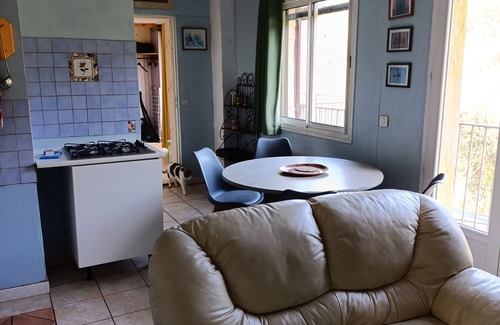 Les Mayons Apartment | Charming, cheap apartment in picturesque Maures village