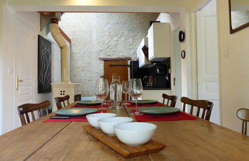 Charroux Cottage | Charming cottage in Charroux with private pool and terrace