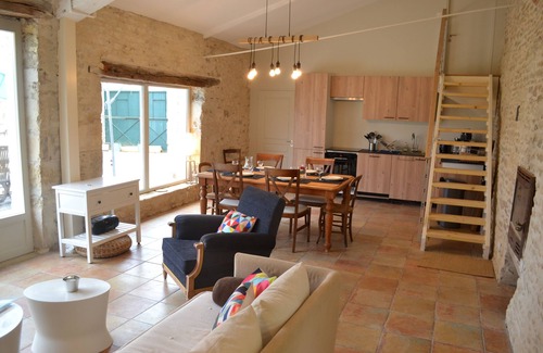 Pleuville House | Charming Cottage for 10 people, private pool, enclosed garden
