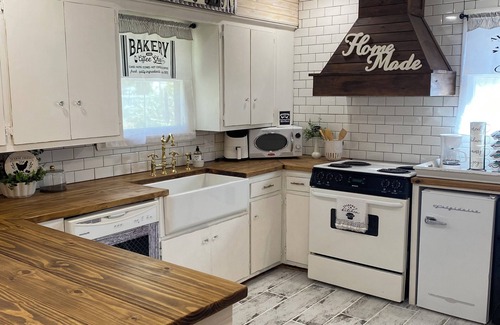 Girard Cottage | Charming cottage in Girard with WiFi and AC - perfect getaway