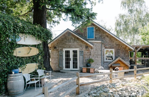 Victor Cottage | Charming Cottage on Winery Estate