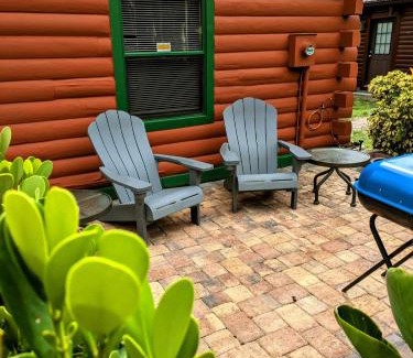 Okeechobee House | Charming, Cozy, Waterview Log Cabin With Sunsets