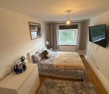 Selhurst Apartment | Charming Family Flat 1 Bedroom