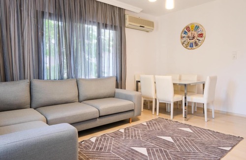 Ozbek Koyu Villa | Charming Flat w Balcony 15 min to Urla Art Street