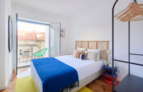Alfama Apartment | Charming Graça Flat w Balcony, by TimeCooler