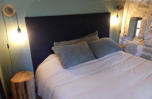 Lamastre Bed & Breakfast | Charming guest room - nature area with pool view