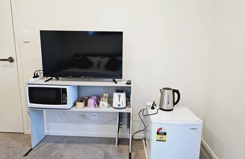 Hamilton House | Charming Hillcrest Hideaway in Hamilton – Room for Two, Near Uni & Gardens!