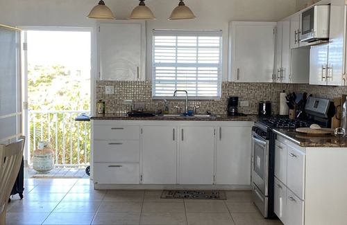 Long Island House | Charming home overlooking the Ocean
