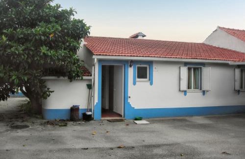 Burinhosa House | Charming House in Pataias with Shared Pool