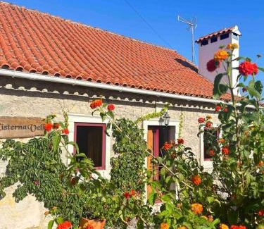 Porto de Mos House | Charming House with Private Pool in Porto de Mós