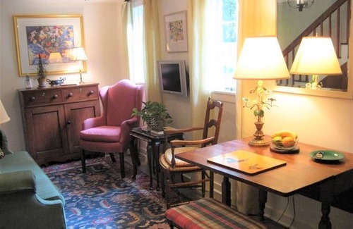 South of Broad Bed & Breakfast | Charming Kitchen House with Beautiful Garden