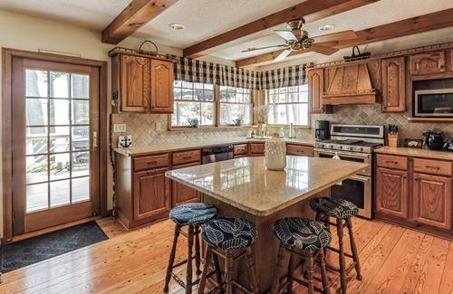 Lakeville House | Charming LAKEFRONT 4-bedroom 3 bath house with kayaks, paddleboards, WiFi and AC