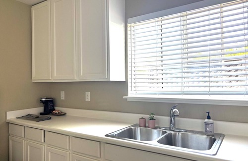 Palo Alto House | Charming Large Quiet 1-bedroom Guest Home in Palo Alto