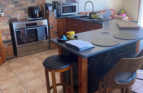 Invermay House | Charming little character home , 20 min walk to city centre, close to everything