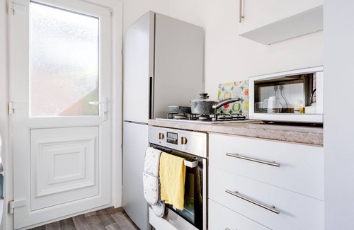 Bootle House | Charming Liverpool Retreat:10Min Drive to Aintree & Anfield, Great for families!