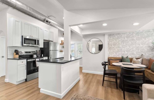 Ferndale Apartment | Charming & Modern 2Bedroom Loft Downtown Ferndale