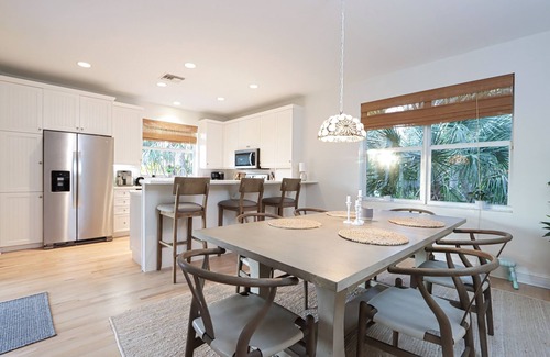 Beachview Country Club Estates House | Charming Old Florida Style Vacation Rental Home - Sanibel Fitz You