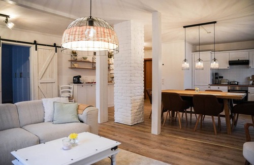 Ramstein-Miesenbach Apartment | Charming open-plan apartment in country house style | With sauna