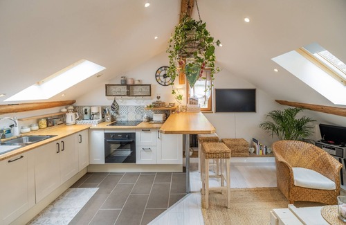 Barr Apartment | Charming romantic 4-star loft with private garage