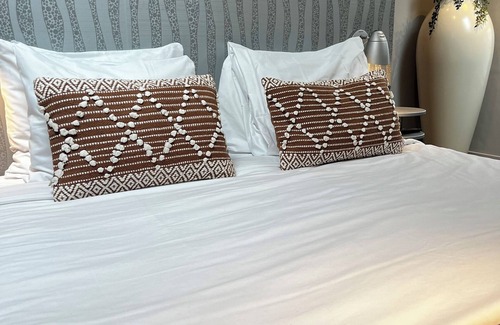 Oss House | Charming room just minutes from Oss’s cultural gems and train station, parking, WiFi, heated floors