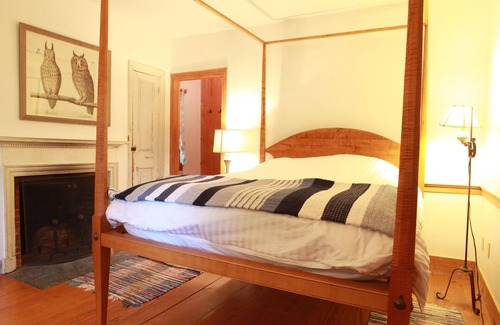 Shelburne Falls House | Charming Rural Cottage in the Heart of the Scenic Mohawk Trail