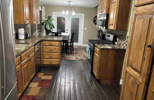 Idaho Falls House | Charming Spacious Modern 4 bedroom, 3 bathroom Home in town, pet friendly