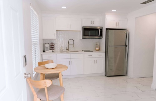 Lakeland Apartment | Charming studio in gorgeous Lakeland with AC