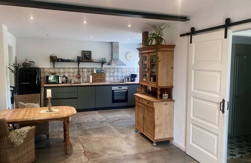 Weesby Apartment | Charming thatched house between the North Sea & Baltic Sea - stylish apartment in a cultural monument