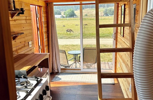 Frenchtown Cabin | Charming Tiny Home in Frenchtown, easy commute to Missoula