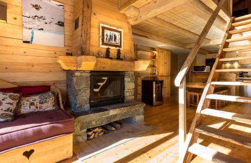 Le Cret Apartment | Charming Top-Floor Apartment with Fireplace in Cozy Residence, Val-d'Isère