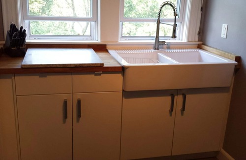Jamaica Plain Apartment | Charming Tree Top Victorian - Two Bedroom Retreat