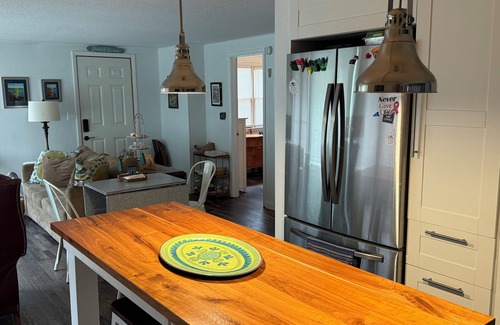 Clear Lake House | Charming updated house with lake view in Clear Lake.