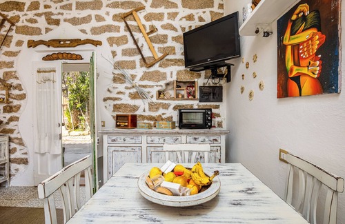San Pantaleo Apartment | Charming Vacation Home “Tipica casa a San Pantaleo“ in Central Location with Balcony
