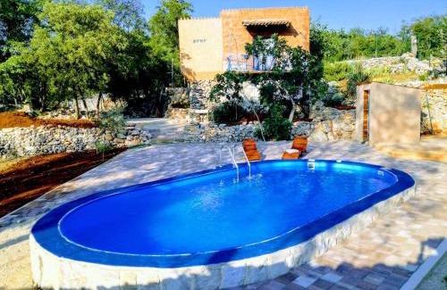 Cres Villa | Charming Villa in Filozići with Private Pool