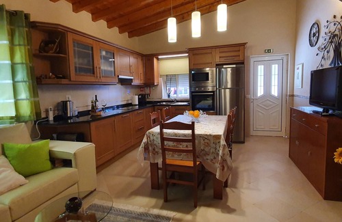 Corte Vidreiro Villa | Charming villa with a private pool and gardens, nestled in a beautiful valley.