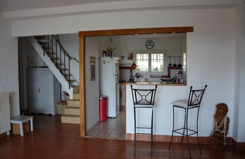 Cabris Villa | Charming villa with pool and wooded garden 3 bedrooms, sleeps 6 CABRIS