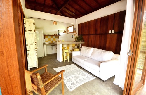Barra Grande House | Charming Yellow Bungalow on Algodões Beach with full kitchen.
