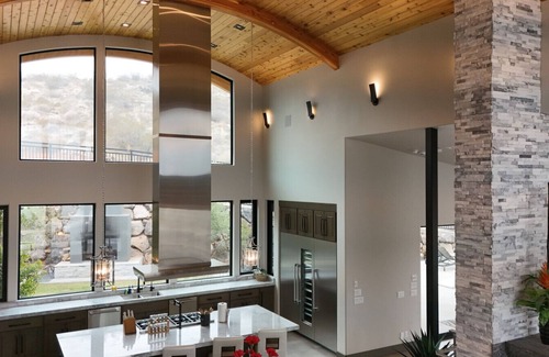 Hurricane Apartment | Chateau 58 ~ Ultra Luxury Mansion ~ Pool ~ Events!