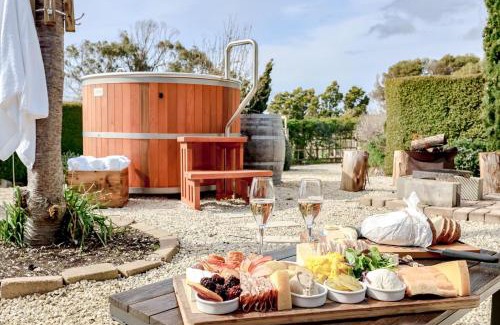 Clarence Point House | Chateau Clarence & Petite Chateau Luxurious Waterfront Retreat