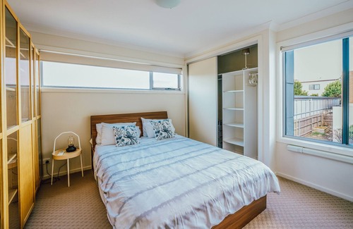 Crace House | Cheerful 3-bedroom home free parking