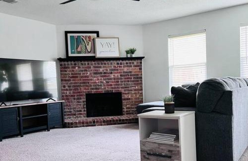 McKinney House | Cheerful 3 Bedroom Vacation Home