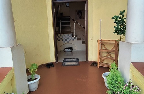 Nagoa Villa | Cheerful 3 bedroom villa with swimming pool