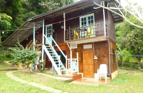 Tekek Hotel | Cheers Garden Chalet