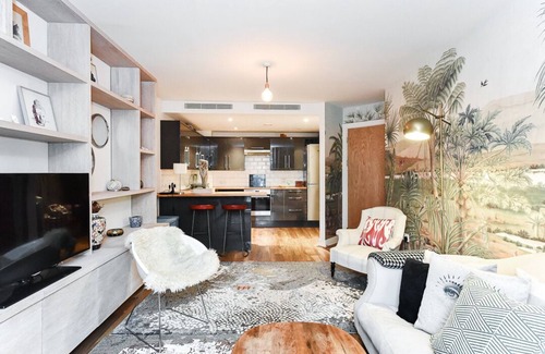 Queenstown Apartment | Chelsea Bridge Wharf I Pro-Managed