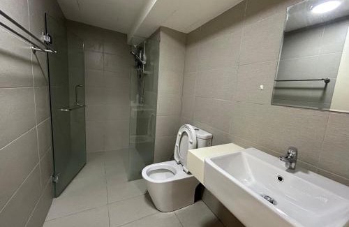 Kampung Bukit Dukong Apartment | Cheras trader square traders garden park 1 queen bed 2 single bed 1 car park